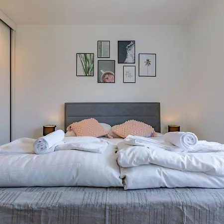 Apartamento Ag With Balcony And Garage