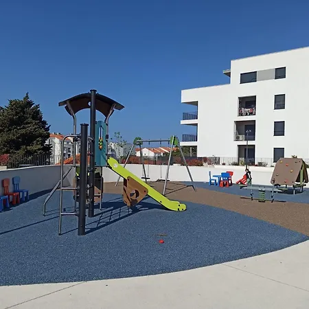 Ag With Balcony And Garage Apartamento Zadar