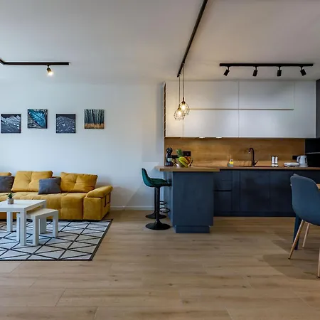 Apartmán Ag With Balcony And Garage *