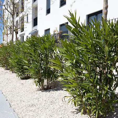 Ag With Balcony And Garage Apartmán *