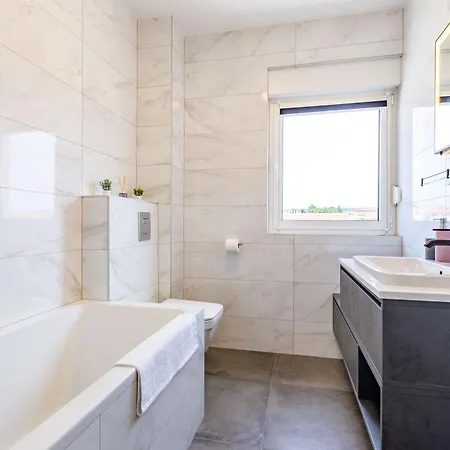 Appartement Ag With Balcony And Garage